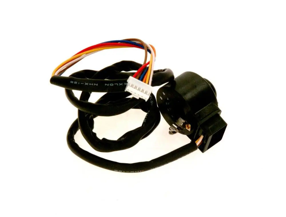 Schwarze Spule mit mehreren Anschlussdrähten in verschiedenen Farben, vermutlich von Bosch, zur Verwendung in elektrischen Anwendungen oder Automobilen.